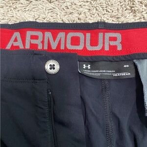 Men’s under armour black golf shorts